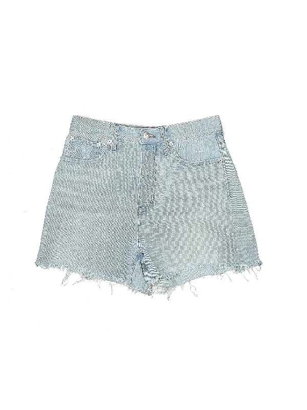 Low-Rise Denim Shorts in Light Wash