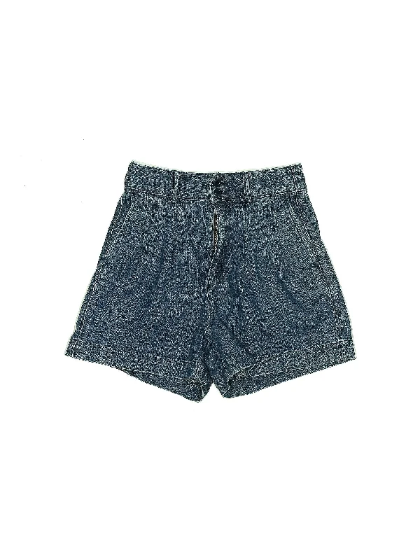 Mid-Rise Denim Shorts in Medium Wash