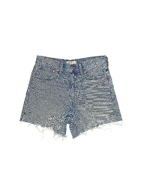 Mid-Rise Denim Shorts in Medium Wash