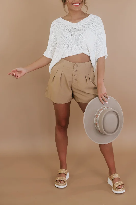 Prim & Proper Pleated Short, Camel