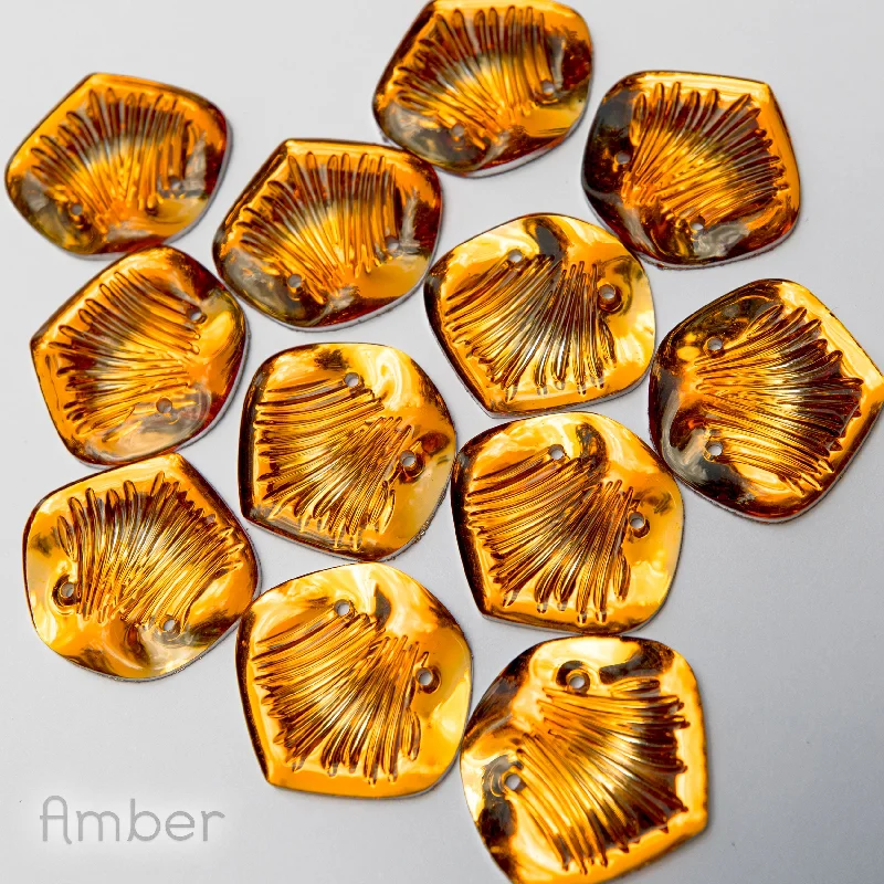 Amber Mythic Scales